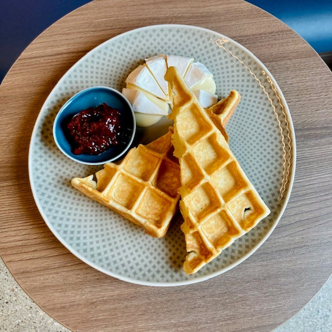 Leckere Waffeln essen im RESTEZ! |  unique by ATLANTIC Hotels Kiel