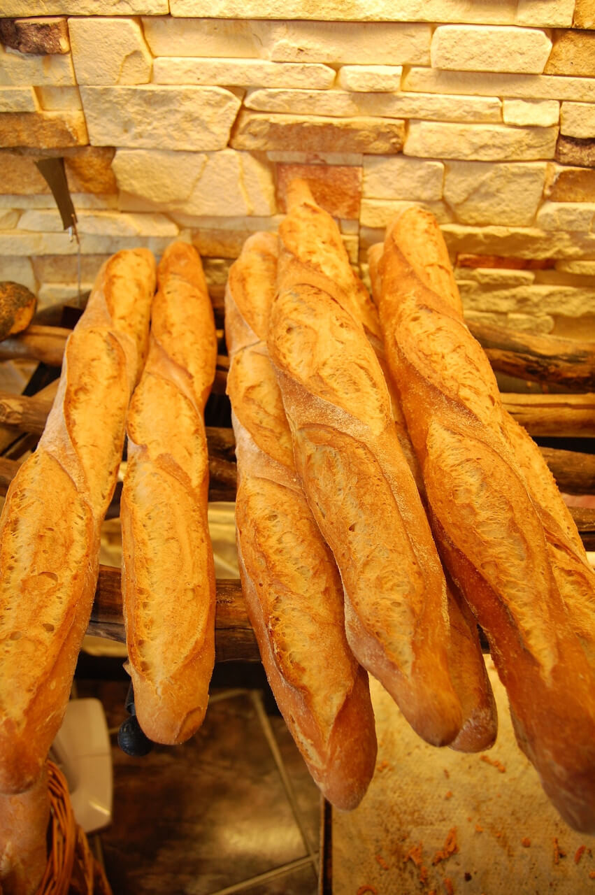 Frisches französische Baguettes im Café RESTEZ! im unique by ATLANTIC Hotels Kiel