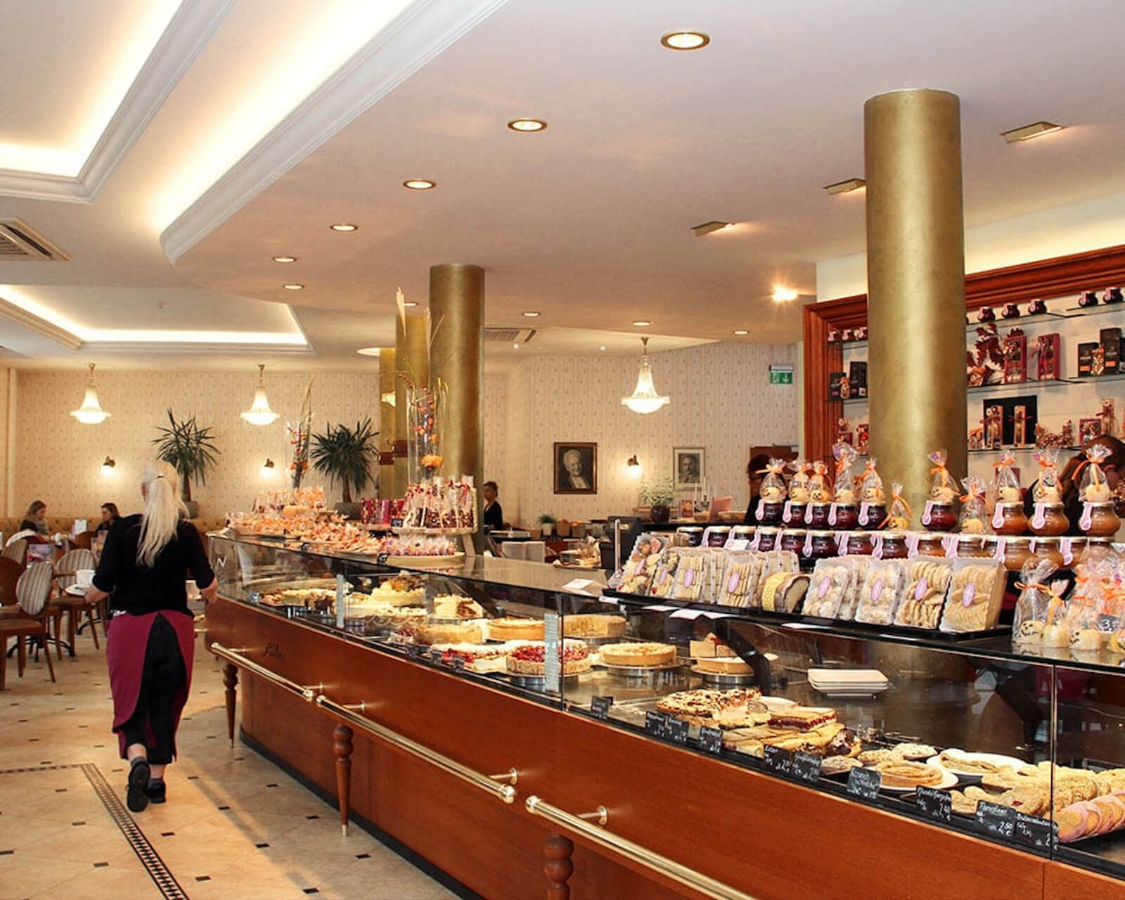 confectionery Fiedler at the old market | unique by ATLANTIC Hotels Kiel Café in Kiel in the confectionery Fiedler Aiedler at the old market square | unique by ATLANTIC Hotels Kiel
