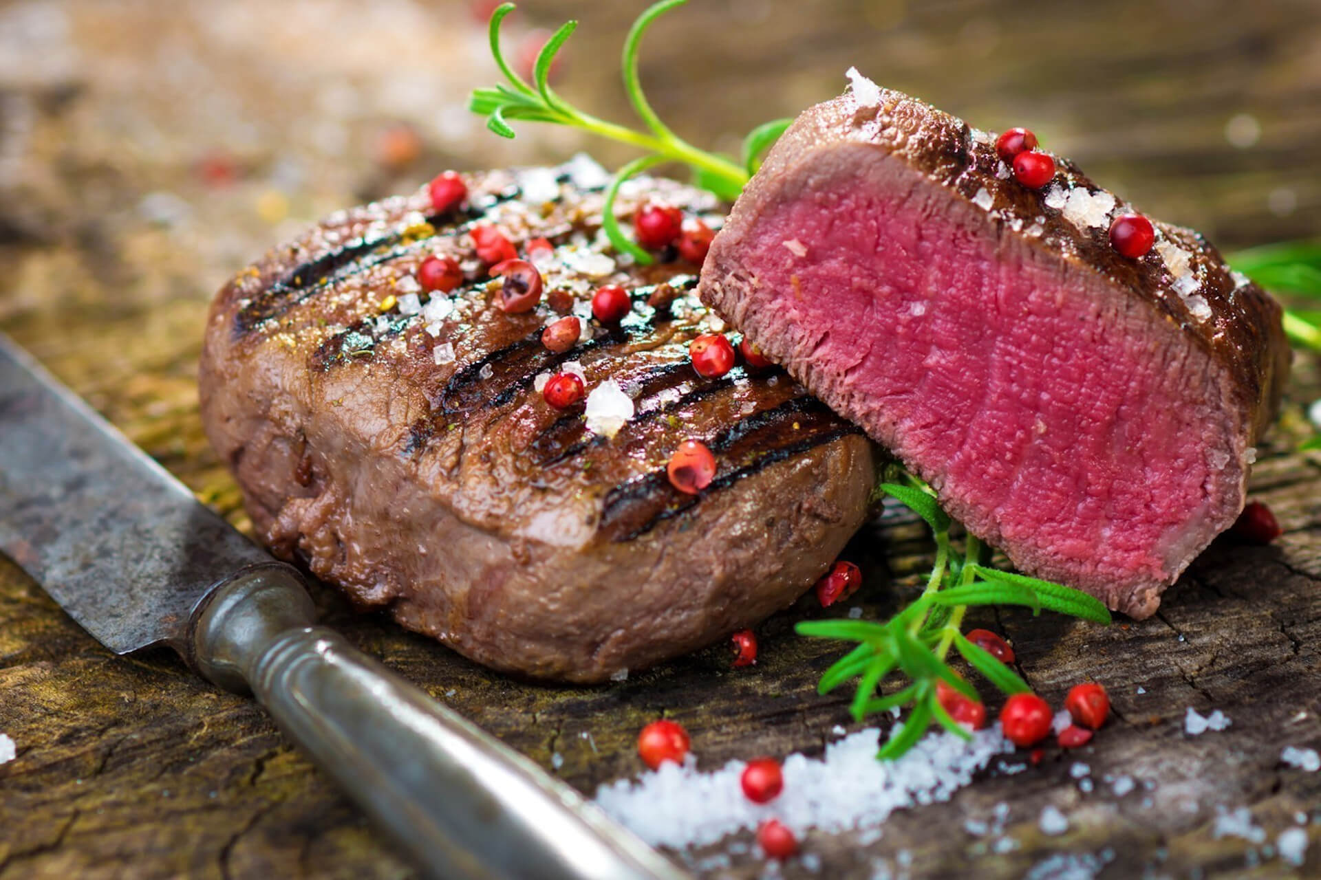 Steak essen gehen im brasilianischen Restaurant Cabana Rodizio | unique by ATLANTIC Hotels Kiel Steak essen gehen in Kiel im brasilianischen Restaurant Cabana Rodizio