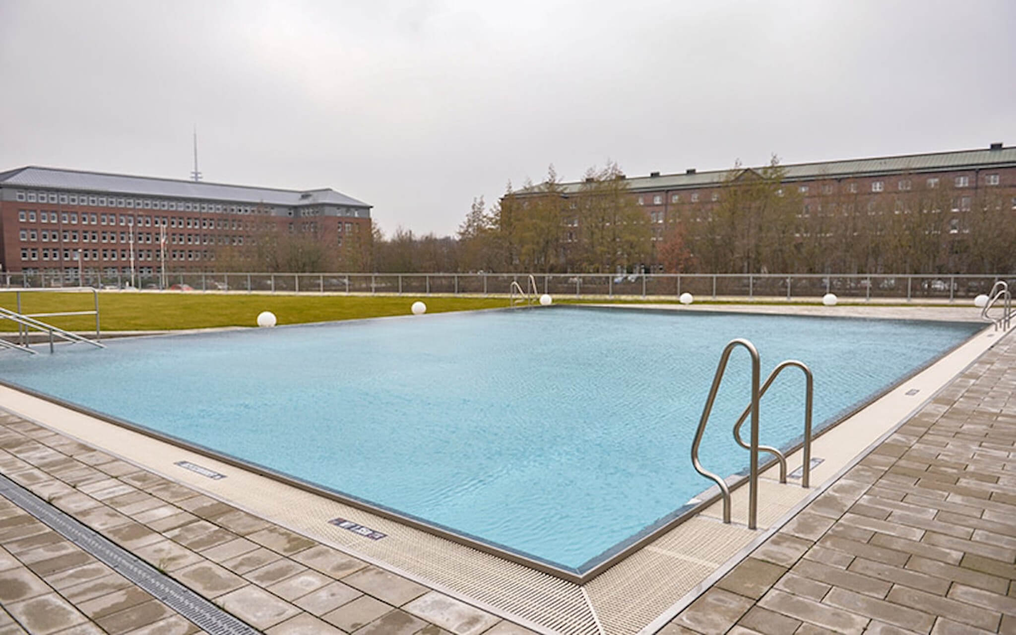 Kiel Hörnbad outdoor pool | unique by ATLANTIC Hotels Kiel