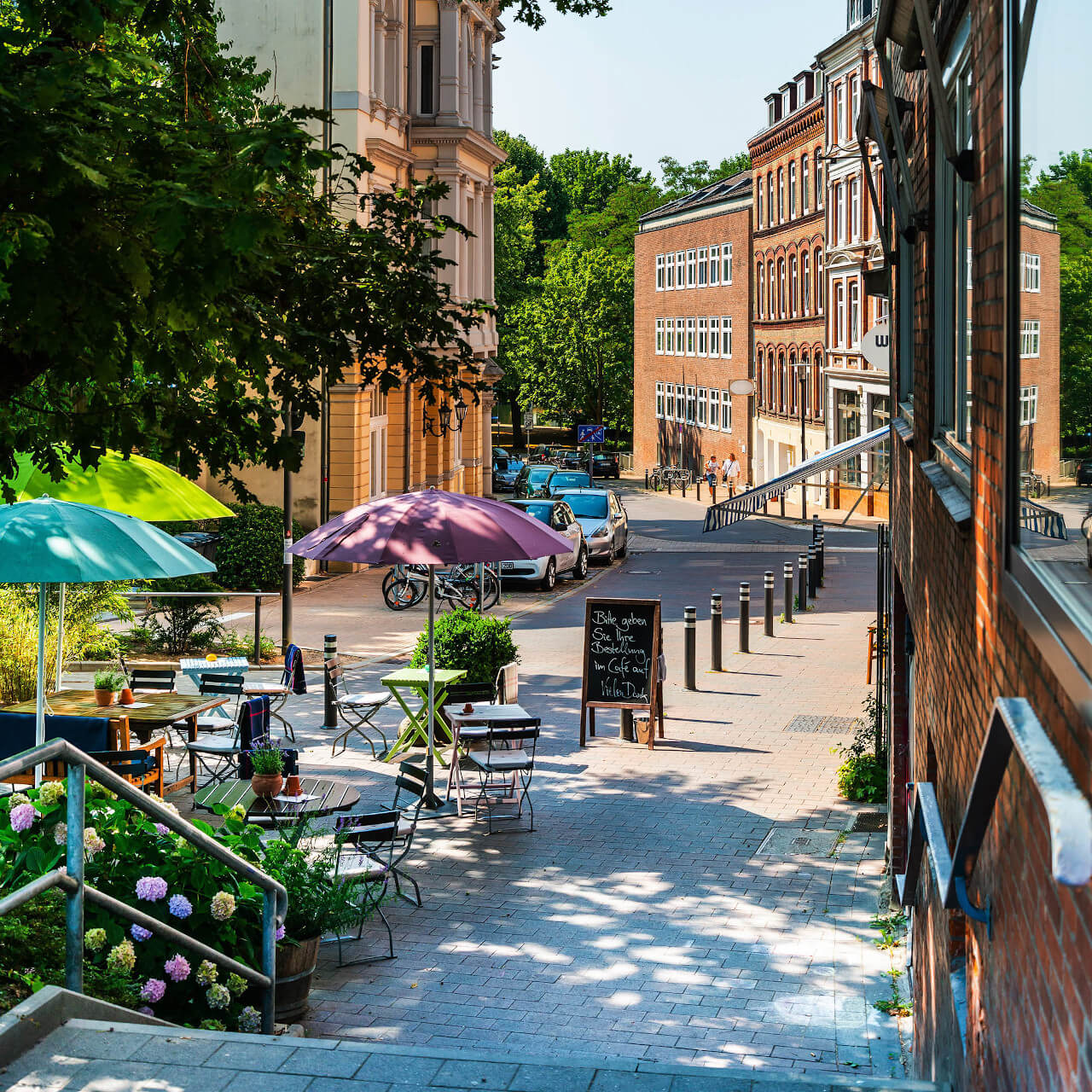 Small alley with cafés | unique by ATLANTIC Hotels Kiel