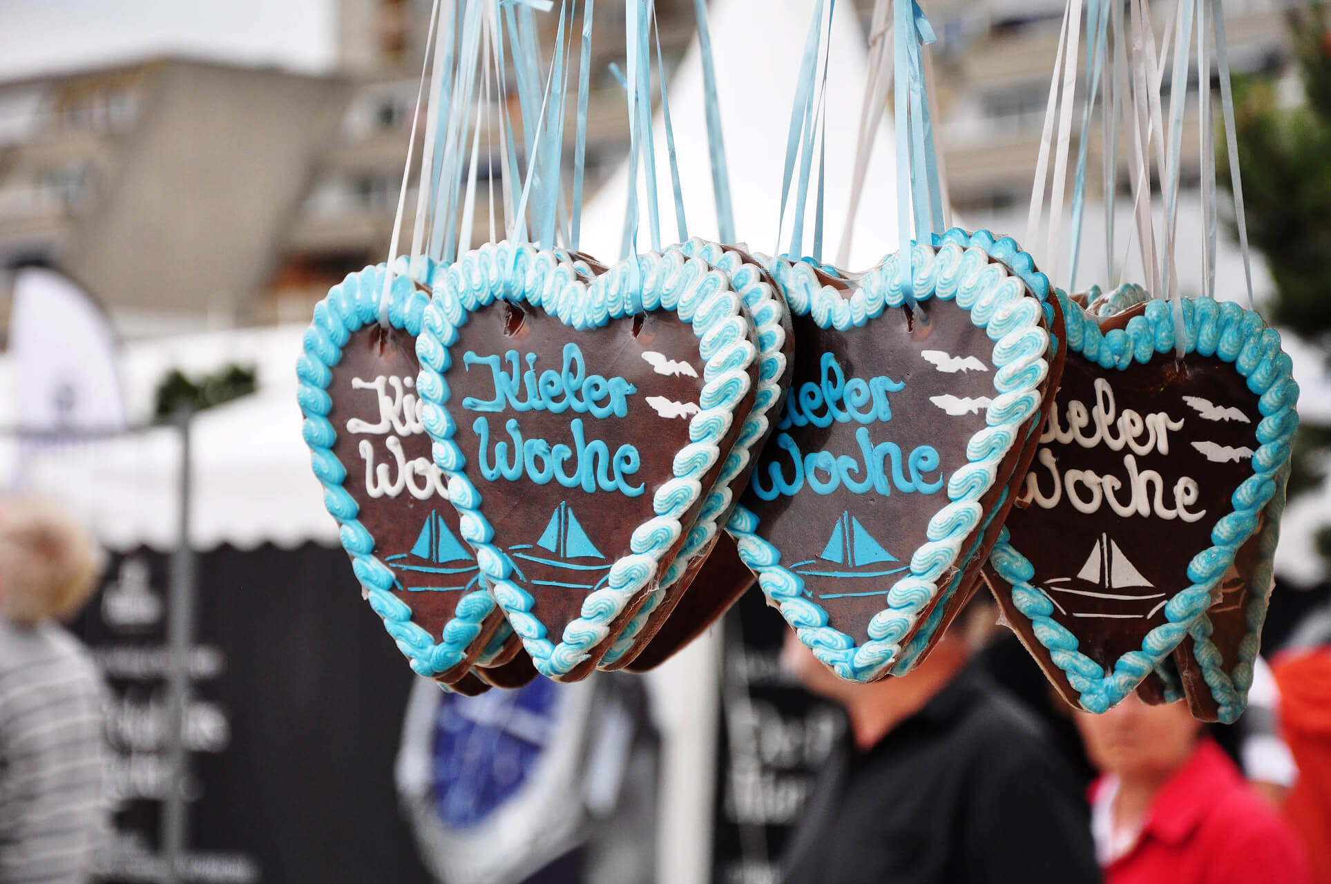 Hearts with the lettering Kiel Week on the Kiel Week| unique by ATLANTIC Hotels Kiel