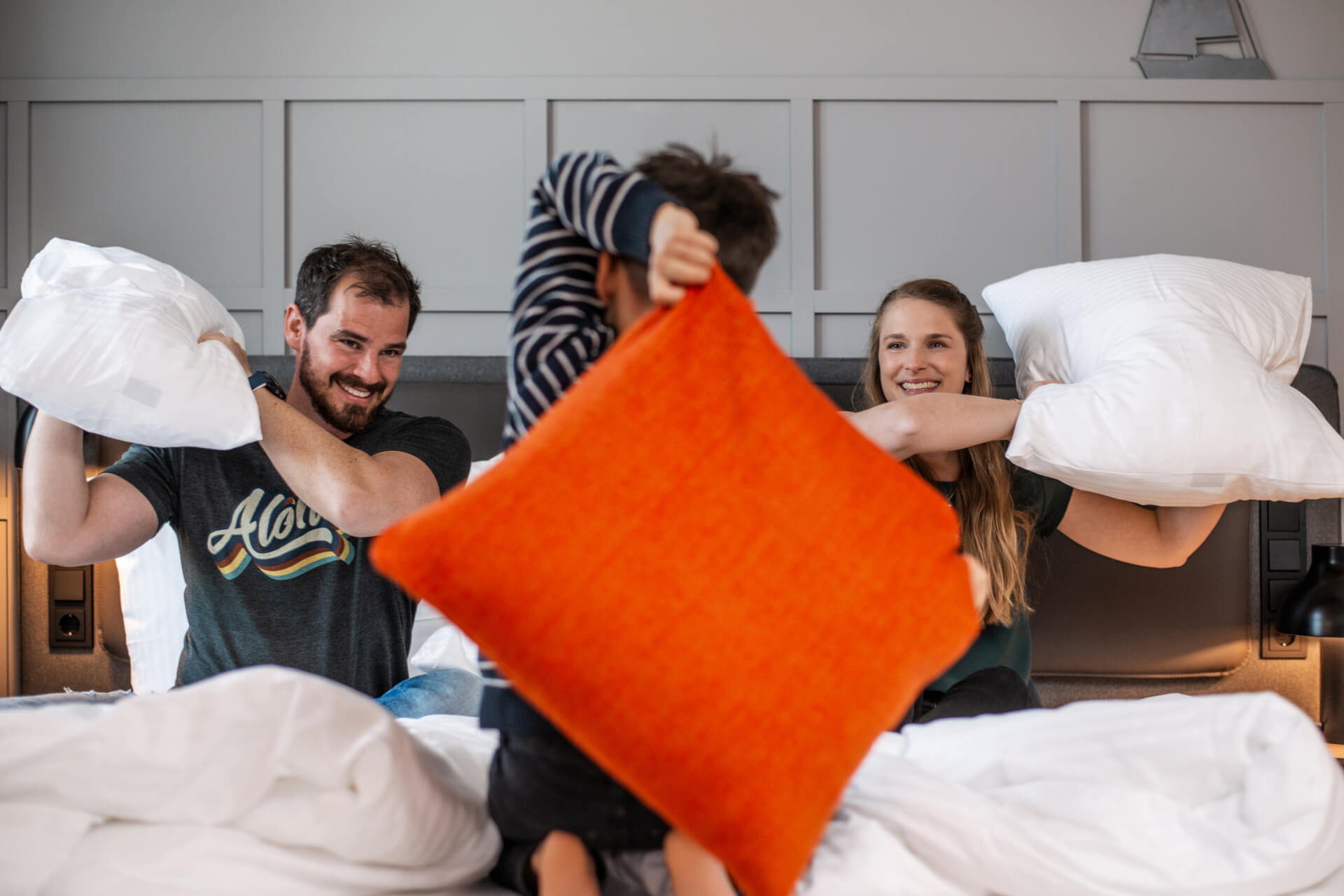 Pillow fight at unique by ATLANTIC Hotels Kiel Accommodation offer autumn | unique by ATLANTIC Hotels Kiel