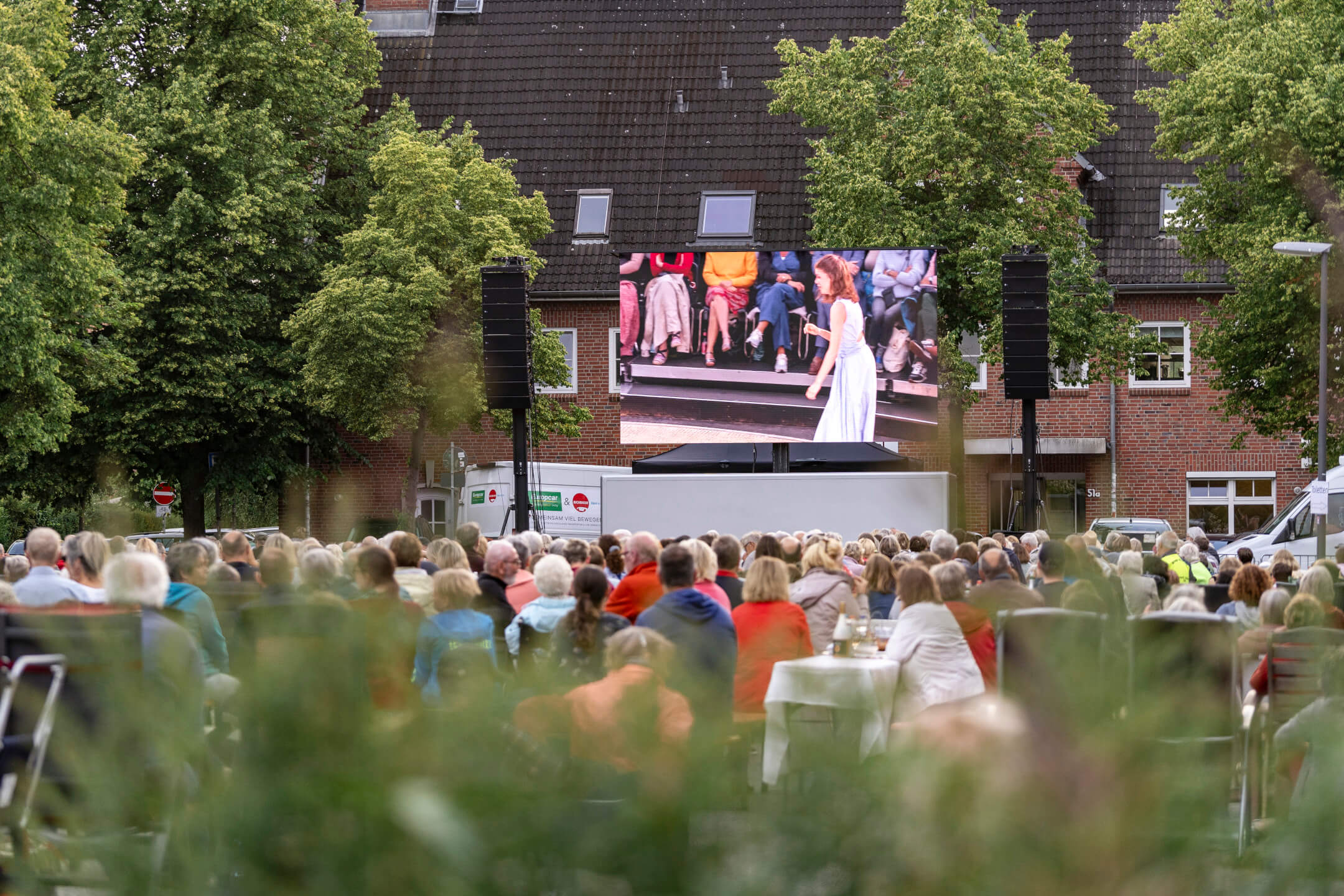 unique by ATLANTIC Hotels Kiel Sommeroper live draußen schauen